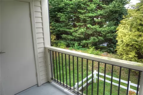 12404 E Gibson Rd #B204, Everett, WA 98204 photo 13