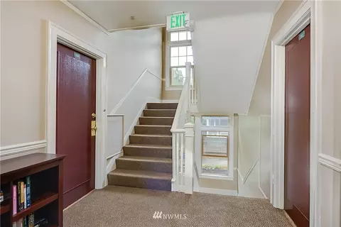 1017 E Harrison St, Seattle, WA 98102 photo 8