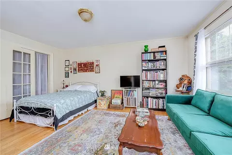 1017 E Harrison St, Seattle, WA 98102 photo 7