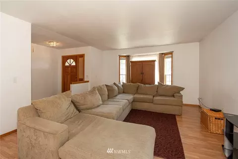 1609 185th St E, Spanaway, WA 98387 photo 4