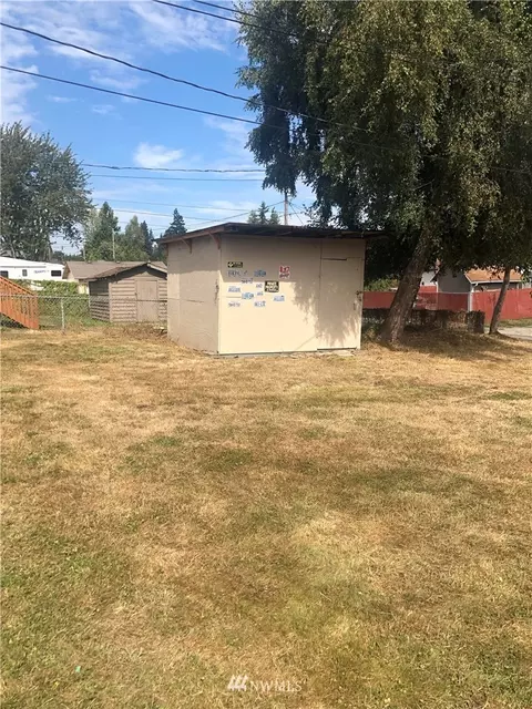 1417 Pine St, Everett, WA 98201 photo 2