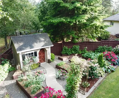 31 E Soderberg, Allyn, WA 98524 photo 6
