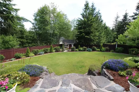 31 E Soderberg, Allyn, WA 98524 photo 4