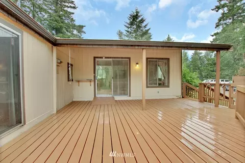 939 Tipsoo Loop N, Rainier, WA 98576 photo 15