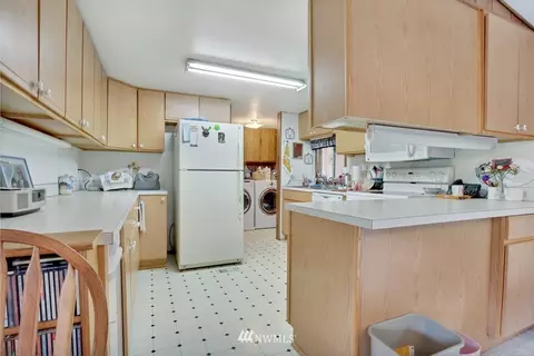 939 Tipsoo Loop N, Rainier, WA 98576 photo 6