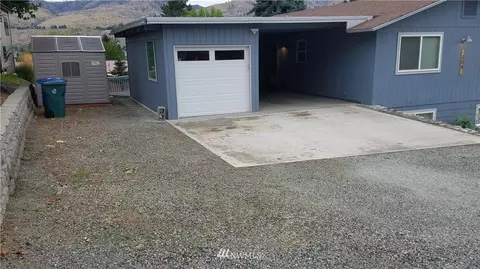 209 E Franklin Ave, Chelan, WA 98816 photo 5