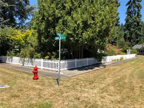 301 Leber St NE, Orting, WA 98360 photo 2