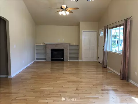 301 Leber St NE, Orting, WA 98360 photo 7