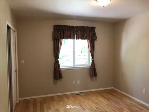 301 Leber St NE, Orting, WA 98360 photo 13