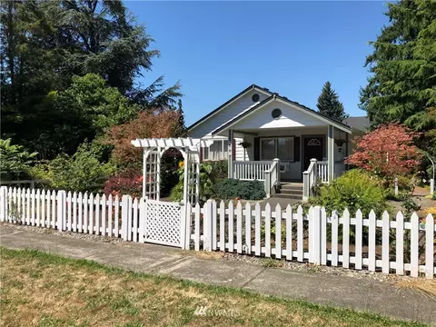301 Leber St NE, Orting, WA 98360 photo 1
