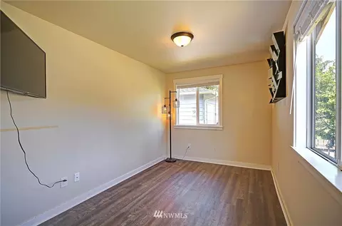 8902 Emerson Pl, Everett, WA 98208 photo 14