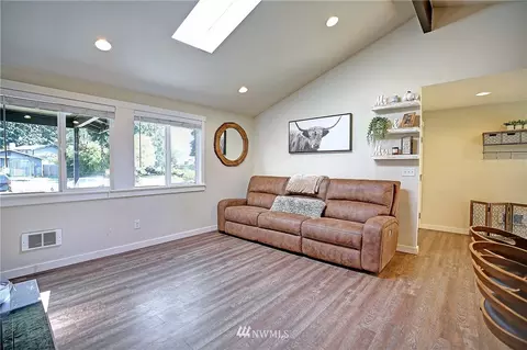 8902 Emerson Pl, Everett, WA 98208 photo 6