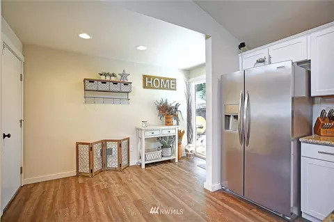 8902 Emerson Pl, Everett, WA 98208 photo 9