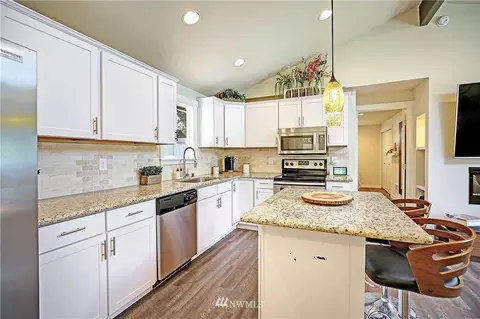 8902 Emerson Pl, Everett, WA 98208 photo 8
