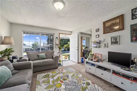 6028 Rockefeller Ave, Everett, WA 98203 photo 3