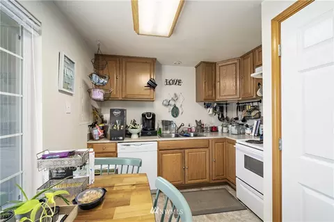 6028 Rockefeller Ave, Everett, WA 98203 photo 4