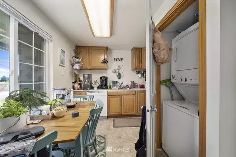 6028 Rockefeller Ave, Everett, WA 98203 photo 5