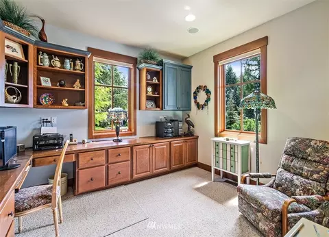 290 E Soderberg Rd, Allyn, WA 98524 photo 4
