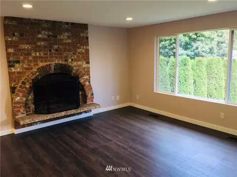 8916 Emerson Pl, Everett, WA 98208 photo 9