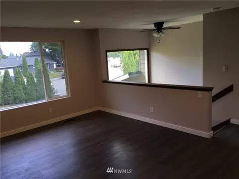 8916 Emerson Pl, Everett, WA 98208 photo 12