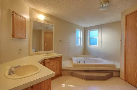 19104 221st Ave E, Orting, WA 98360 photo 11