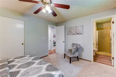 21015 W Richmond Rd, Bothell, WA 98021 photo 11