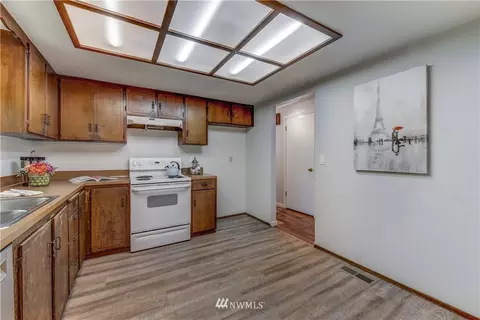21015 W Richmond Rd, Bothell, WA 98021 photo 9
