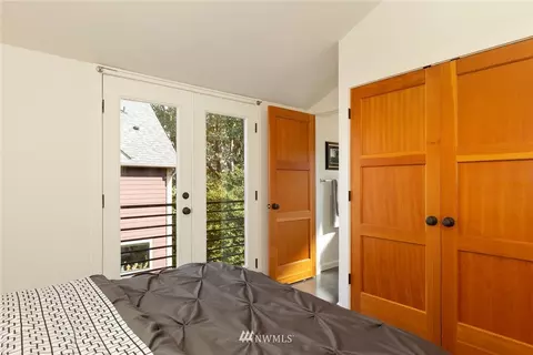 1812 E Pike St, Seattle, WA 98122 photo 17
