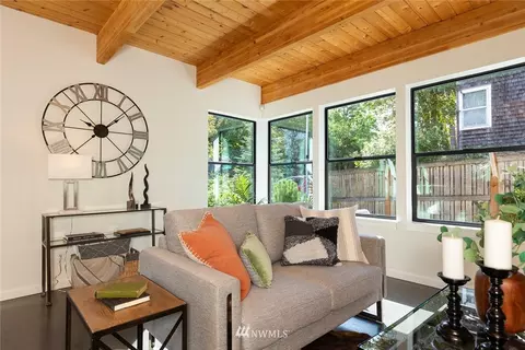 1812 E Pike St, Seattle, WA 98122 photo 8
