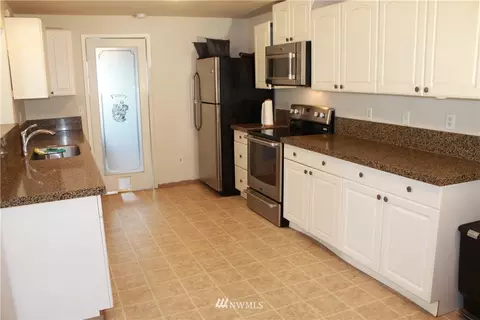8707 164th Ave E, Sumner, WA 98390 photo 7