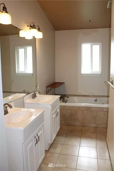 8707 164th Ave E, Sumner, WA 98390 photo 13