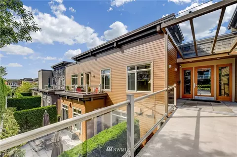41 Pine St #301, Edmonds, WA 98020 photo 1