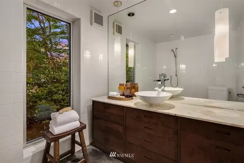 320 36th Ave E, Seattle, WA 98112 photo 22