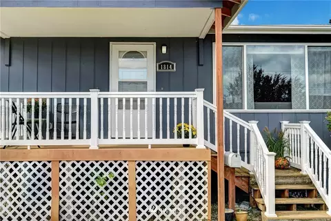 1814 Pioneer St, Enumclaw, WA 98022 photo 4
