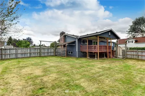 1814 Pioneer St, Enumclaw, WA 98022 photo 2