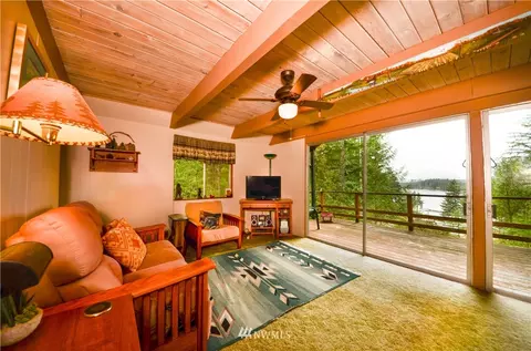 260 E Lakeview Dr, Grapeview, WA 98546 photo 9