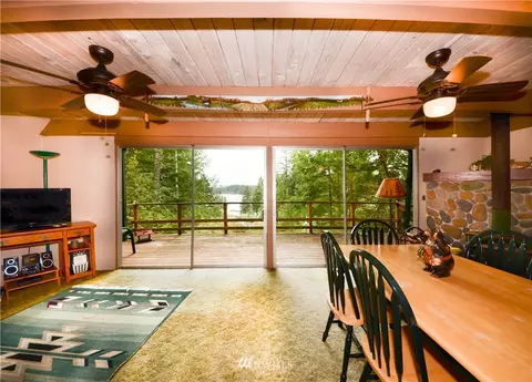 260 E Lakeview Dr, Grapeview, WA 98546 photo 3