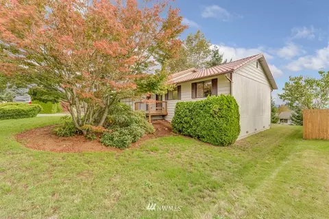 10211 27th Dr, Everett, WA 98208 photo 2