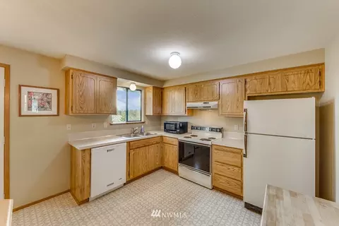 10211 27th Dr, Everett, WA 98208 photo 13