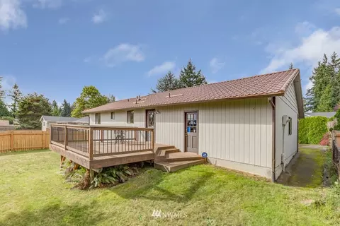 10211 27th Dr, Everett, WA 98208 photo 4