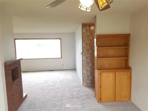 415 W 3rd St, Everson, WA 98247 photo 5