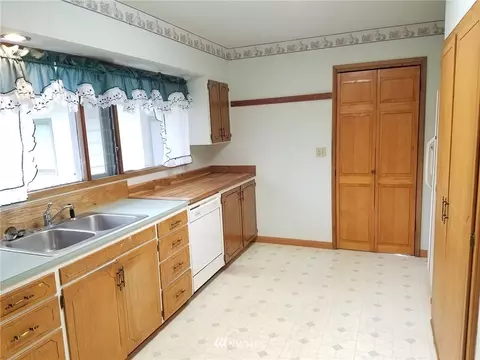 415 W 3rd St, Everson, WA 98247 photo 9
