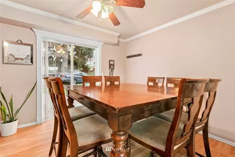 913 Pine St, Everett, WA 98201 photo 5