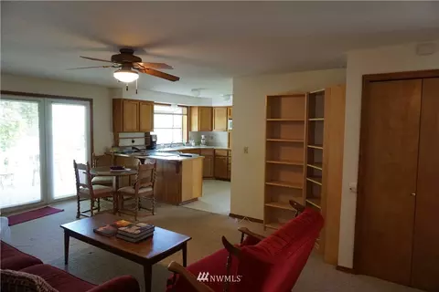 1121 Berilla Dr, Enumclaw, WA 98022 photo 9