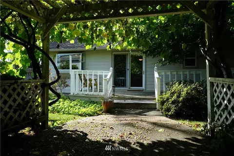 1121 Berilla Dr, Enumclaw, WA 98022 photo 4