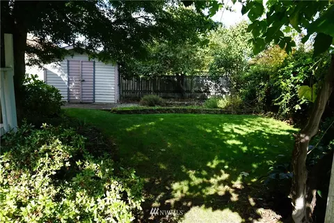 1121 Berilla Dr, Enumclaw, WA 98022 photo 3