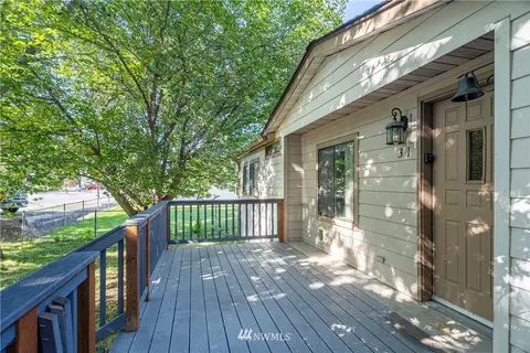 311 E Okanogan, Chelan, WA 98816 photo 2