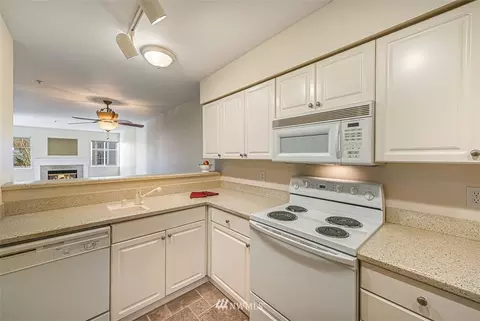 17426 Bothell Way NE #A106, Bothell, WA 98011 photo 9