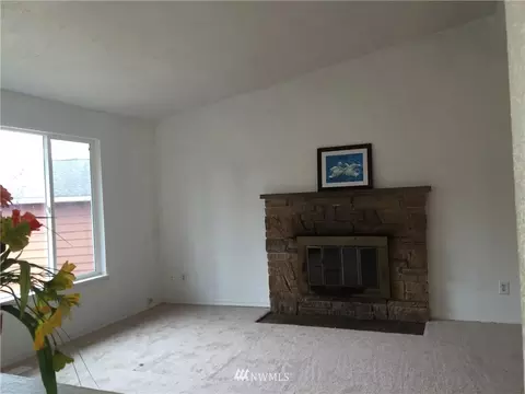 17841 Wayne Ave N, Shoreline, WA 98133 photo 2