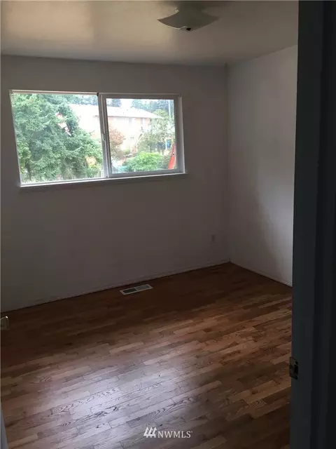 17841 Wayne Ave N, Shoreline, WA 98133 photo 9